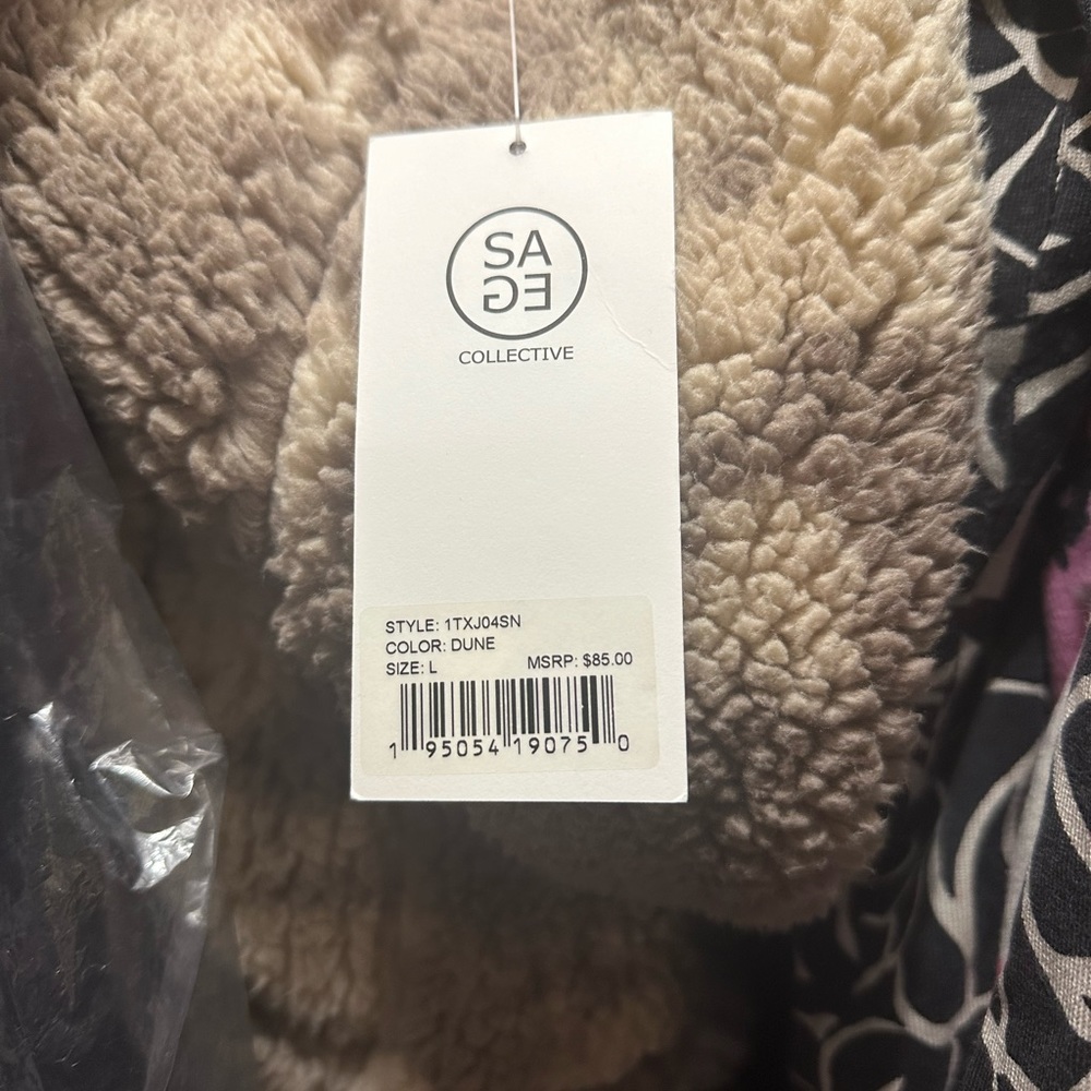 Patterned Fuzzy Quarter Zip - Picture 6 of 6